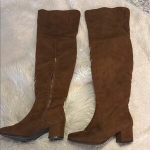 Chic Over the Knee Brown Boots